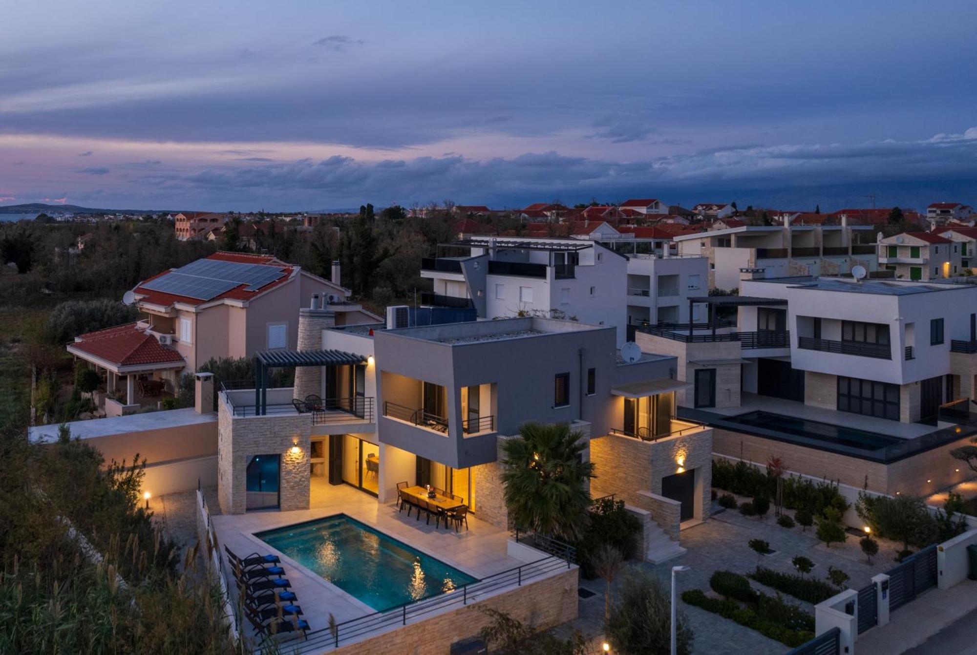 Villa Roca With Heated Pool And Sauna Privlaka  Exterior photo